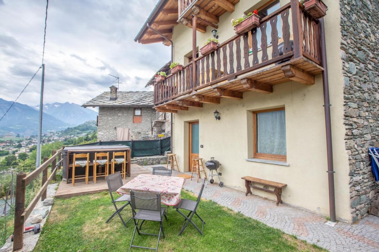 Casa Alpina - Sarre Apartamento Aosta Exterior foto